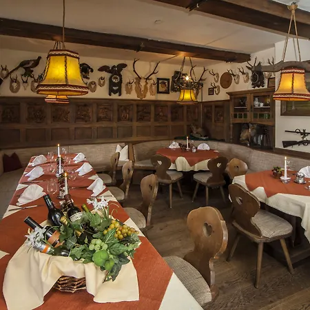 Kaiserhotel Neuwirt فندق 3*