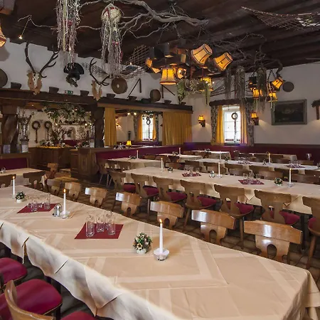 فندق Kaiserhotel Neuwirt 3*