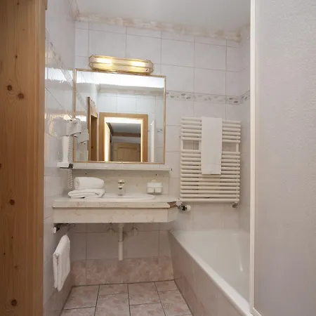 Kaiserhotel Neuwirt 3* اوبرندورف ان تيرول