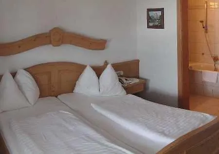 فندق Kaiserhotel Neuwirt 3*