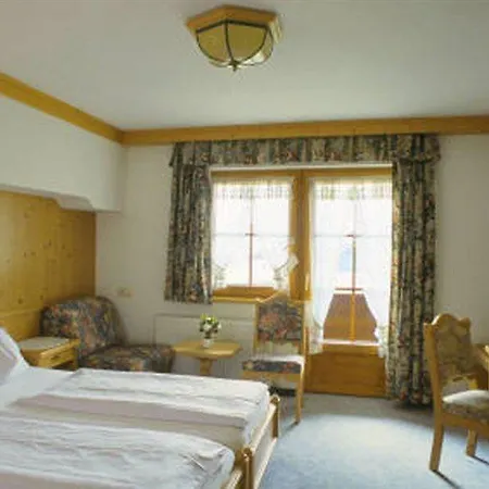 Kaiserhotel Neuwirt فندق 3*