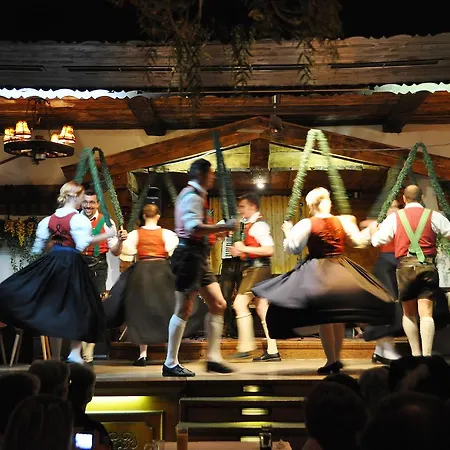 Kaiserhotel Neuwirt 3* اوبرندورف ان تيرول