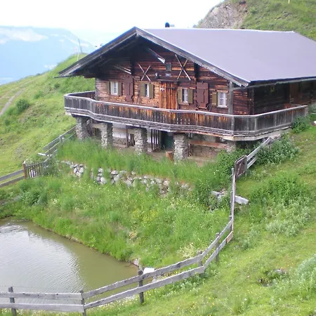 Kaiserhotel Neuwirt فندق اوبرندورف ان تيرول