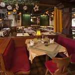 Kaiserhotel Neuwirt Otel Oberndorf in Tirol