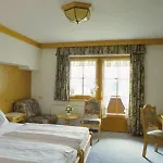Kaiserhotel Neuwirt Otel 3*