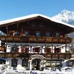 Otel Kaiserhotel Neuwirt 3*
