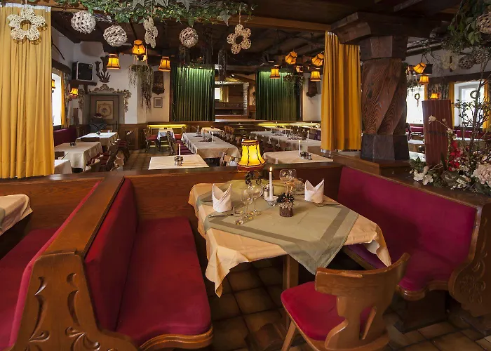 Kaiserhotel Neuwirt فندق اوبرندورف ان تيرول