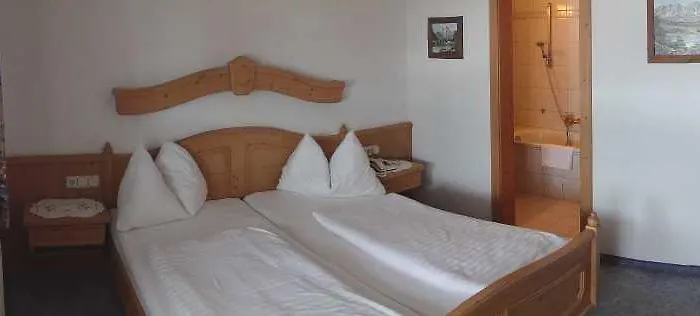 فندق Kaiserhotel Neuwirt 3*